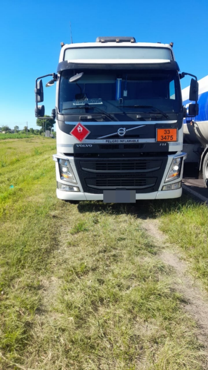TACUARENDI: Un camion choco a un hombre que caminaba por ruta 11