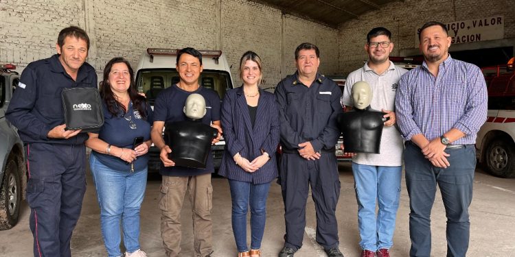 MANCINI: “SEGUIMOS ACOMPAÑANDO A LOS BOMBEROS VOLUNTARIOS DE LAS TOSCAS”