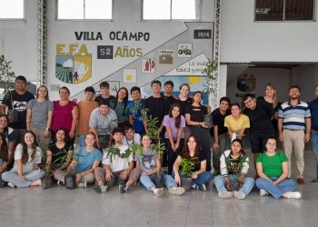 VILLA OCAMPO: “UN EGRESADO = UN ÁRBOL”: COMPROMISO AMBIENTAL DESDE LAS AULAS