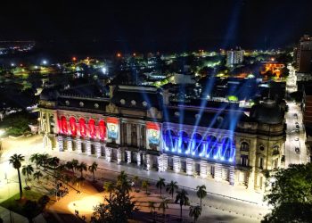 Con mapping, luces, antorchas y música, Provincia celebra al Brigadier en el cierre de la Semana Invencible