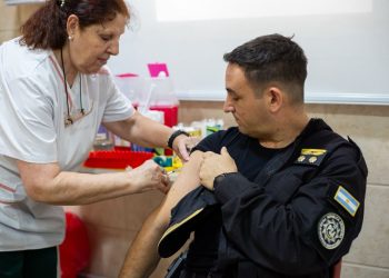 Objetivo Dengue: Provincia amplía la vacunación a fuerzas federales y a quienes tuvieron la enfermedad