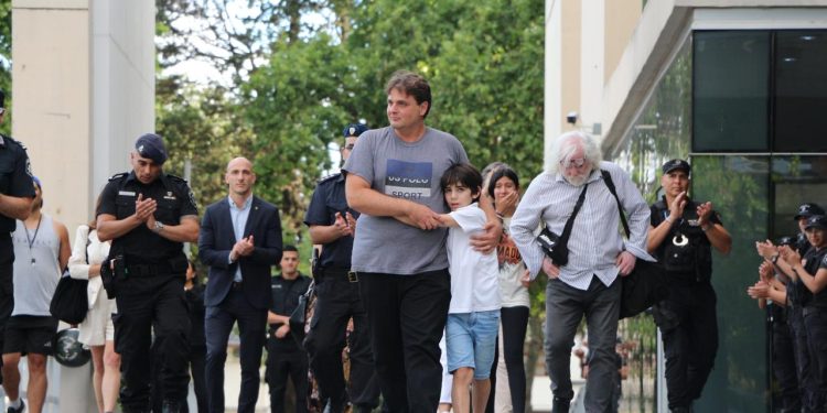 Cococcioni expresó la satisfacción del Gobierno tras la anulación de la condena y liberación del policía Nocelli