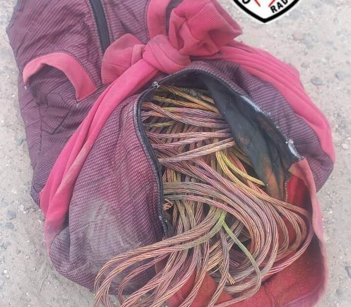 VILLA OCAMPO: Los efectivos policiales del comando radioeléctrico, esclarecieron un robo calificado y detuvieron a dos masculinos.