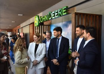 Pullaro: “La Expo Empleo muestra que Santa Fe está recuperándose y articula entre el sector público y privado las necesidades de muchos santafesinos”