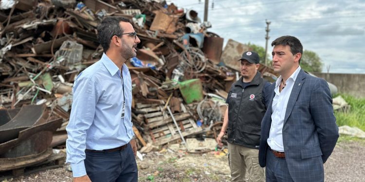 Reconquista: Provincia clausuró dos comercios que no pudieron justificar la procedencia de 300 carcasas de motores y 250 chasis de autos