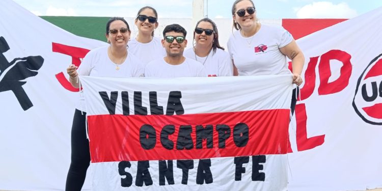 Integrantes de La Juventud Radical de Villa Ocampo participaron de un encuentro el pasado 2 de Noviembre en Helvecia, dpto Garay.