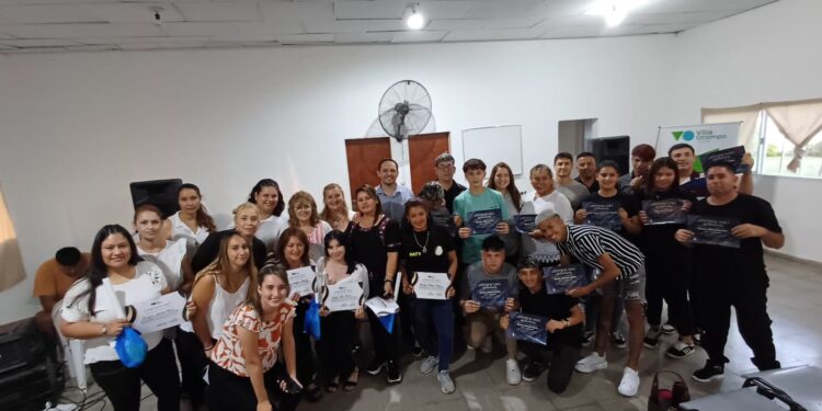 VILLA OCAMPO: CIERRE DE LOS TALLERES DE BARBERÍA Y PELUQUERÍA UNISEX: 30 JÓVENES PREPARADOS PARA EL MUNDO LABORAL