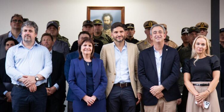 Pullaro: “Hay un trabajo conjunto que les muestra a las bandas criminales que iremos por ellas hasta que recuperemos la paz”