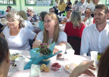 Actitud Verano: Provincia presentó las colonias de vacaciones para personas mayores