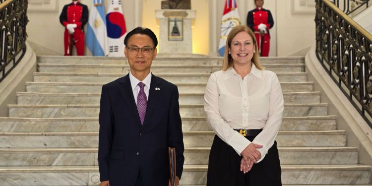 Scaglia recibió al embajador de Corea del Sur