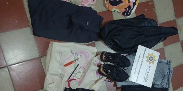 Villa Ocampo: La policía detuvo a una mujer que luego de robar en una casa fue retenida por los vecinos del lugar
