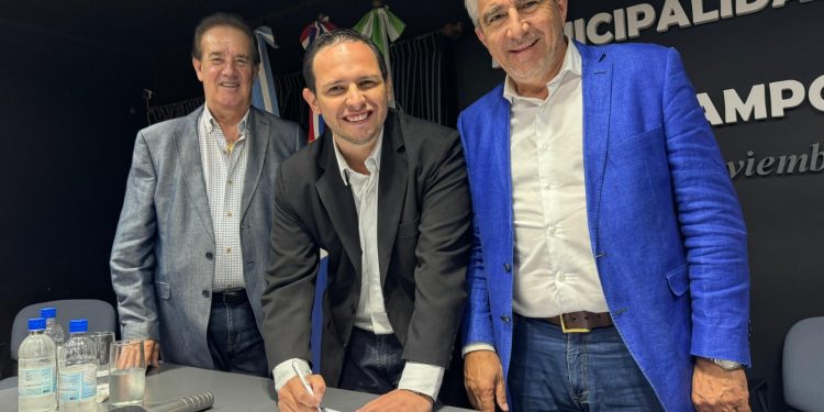 VILLA OCAMPO: FIRMA DE CONVENIOS EN VILLA OCAMPO JUNTO AL MINISTRO DE GOBIERNO