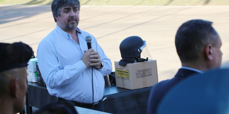 Cococcioni entregó elementos de seguridad para el Servicio Penitenciario