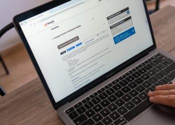 Ambiente incorpora tecnología para desburocratizar y agilizar trámites