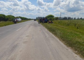 VILLA OCAMPO: Reventó un neumático de su auto y terminó atropellando a un motociclista