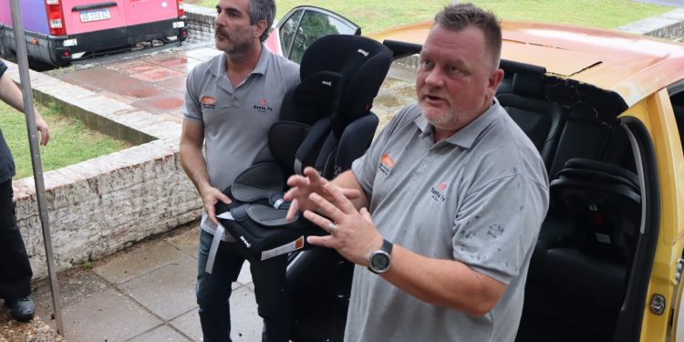 Operativo Verano: Provincia entrega sillas para el traslado seguro de niños