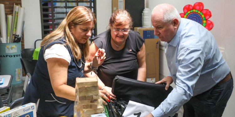 Santa Fe en Movimiento: Provincia entregó kits didácticos y deportivos para escuelas hospitalarias