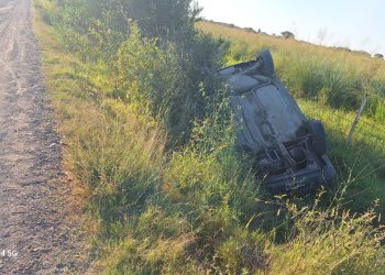  Las Toscas: Un automovilista de San Antonio volcó en el camino al Pato Cuá. “El ripiado desestabiliza cualquier vehículo
