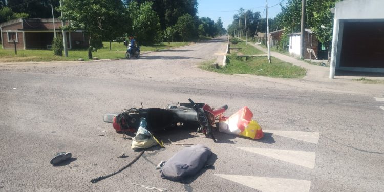 Villa Ana: Violento choque entre motos sobre la Ruta 32’s , los ocupantes de ambos rodados, fueron trasladados en ambulancia