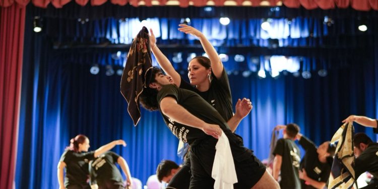Provincia presentó a la delegación que llevará la bandera santafesina a Cosquín