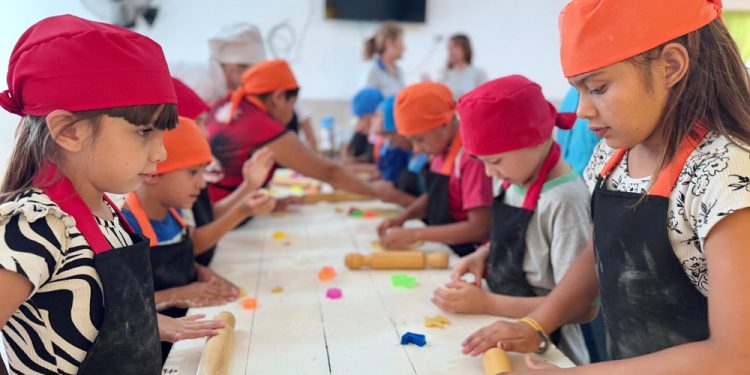 VILLA OCAMPO: MÁS DE 60 NIÑOS Y NIÑAS DISFRUTAN DE LA COLONIA DE VACACIONES DEL CANYF JUAN PABLO II