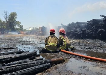 Brigadistas santafesinos lograron controlar voraz incendio en Capitán Bermúdez
