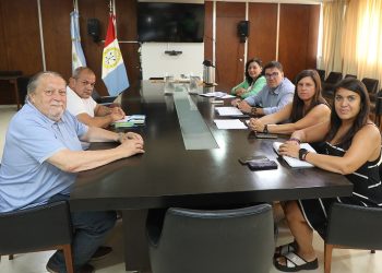 El ministro de Educación y los gremios docentes mantuvieron una reunión de trabajo
