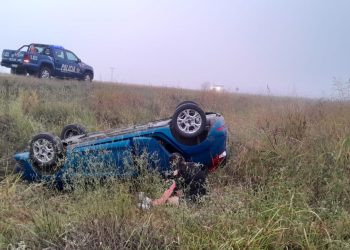 LAS GARZAS: Ruta Nacional N°11, un vecino de Avellaneda perdió el control de su auto y termino volcando