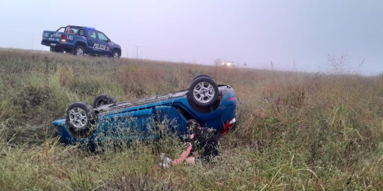 LAS GARZAS: Ruta Nacional N°11, un vecino de Avellaneda perdió el control de su auto y termino volcando