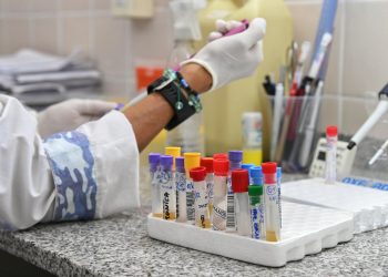 Con 50% más de insumos y en red: así trabajan los laboratorios de la Provincia de Santa Fe para la detección del dengue