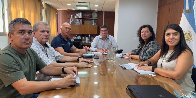 Reunión de trabajo del ministro Goity con representantes de AMET
