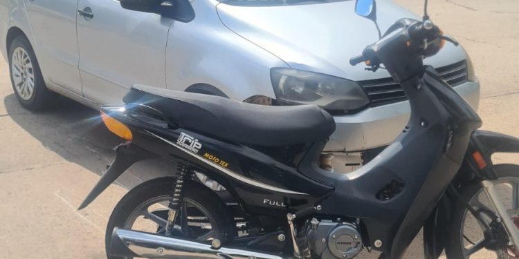 LAS TOSCAS: Accidente de tránsito, colisionaron un automóvil y una moto, el conductor de birrodado fue trasladado al hospital local.