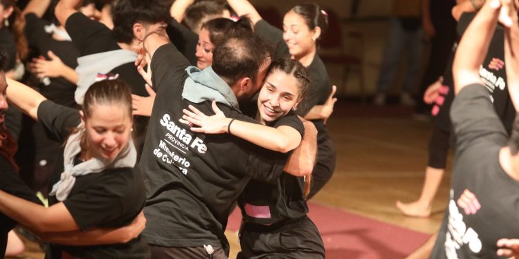 Último ensayo de la delegación santafesina antes de presentarse en el Festival de Cosquín