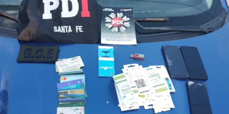 Un hombre y una mujer oriundos de Villa Ocampo buscados por la Justicia de Las Toscas por extorsión fueron detenidos en la Capital Santafesina.