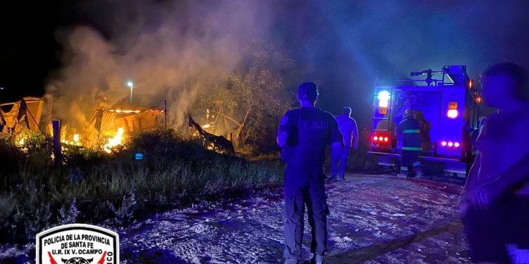 VILLA OCAMPO: Se incendio una casa en la madrugada del sábado 8 de Febrero.