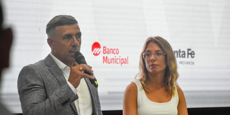 Llave: Provincia presentó en Reconquista el programa que brinda soluciones a santafesinos que alquilan.