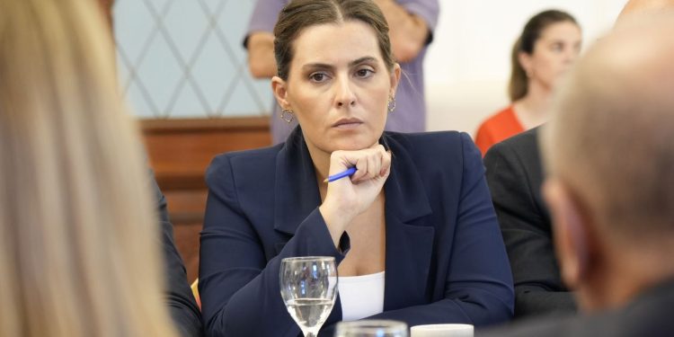 LIONELLA CATTALINI: “MILEI DECIDE LLEVARSE PUESTAS LAS INSTITUCIONES PARA IMPONER UN JUEZ CORRUPTO E INEFICIENTE”