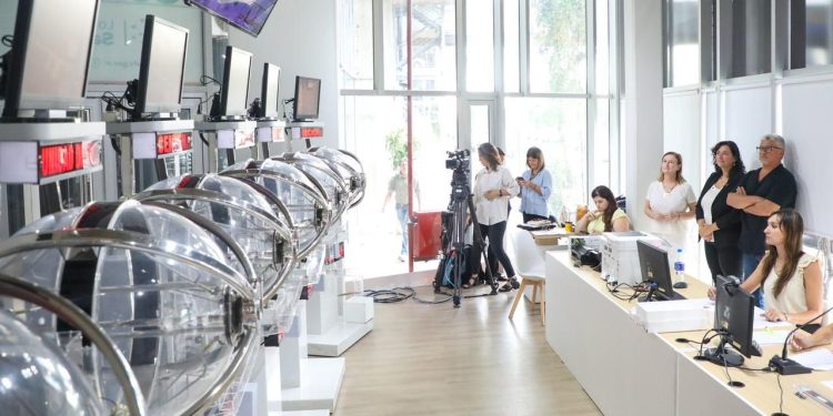 Más de 5.000 inscriptos participaron del sorteo para ingresar a la carrera de Enfermería de la Provincia.