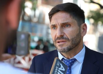 Pullaro: “Que los padres manden este lunes a los chicos a las escuelas porque van a estar abiertas”.