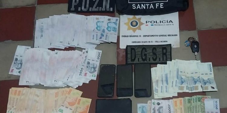 “Allanamientos en Villa Ocampo: Detienen a dos involucrados en robo de camión”