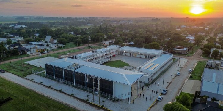 El Gobierno de Santa Fe inauguró la nueva Escuela Agrotécnica de Rufino.