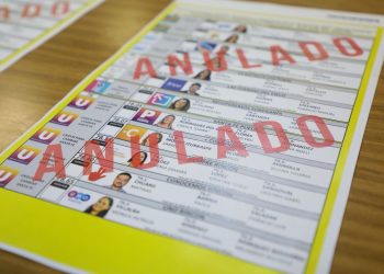 La Secretaría Electoral de la Provincia exhibió las Boletas Únicas que se utilizarán en las elecciones del 13 de abril.