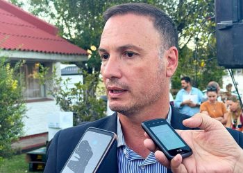 Enrico: “Jamás en la historia del país se tomó una decisión semejante”.