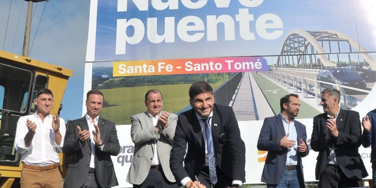 Pullaro: “Con honestidad, austeridad y eficiencia llegamos poner en marcha la obra del nuevo puente Santa Fe-Santo Tomé”.