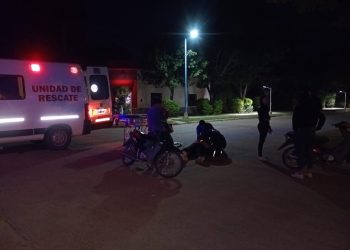San Antonio: Choque entre dos motocicletas, ambas conductoras fueron trasladadas al Samco De Las Toscas.