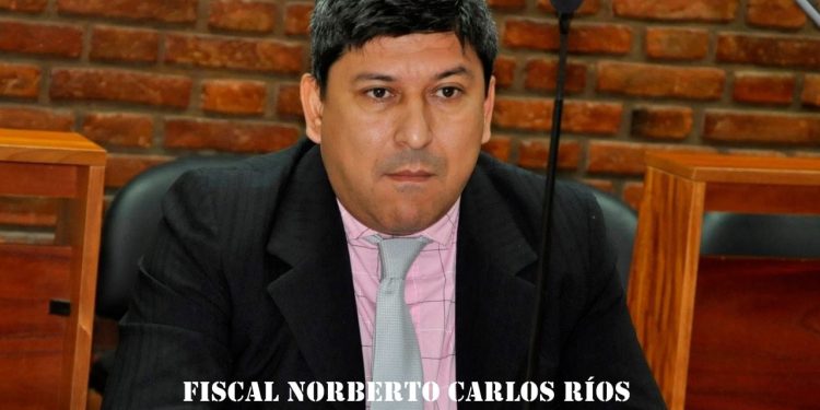 “Suboficial de policía de Las Toscas es detenida por violación de domicilio y estafas, según disposición del fiscal Norberto Ríos”.