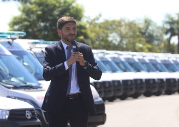 Pullaro presentó 174 ambulancias 0 Km: “Es la compra más importante y más grande que hizo el Gobierno de la Provincia”.