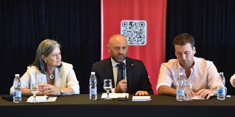 Puccini: “Los puertos son una oportunidad para el crecimiento y desarrollo de Argentina”.