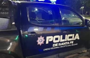 “Incidente de violencia en Avellaneda: menor de 17 años apuñalado por su novia”.