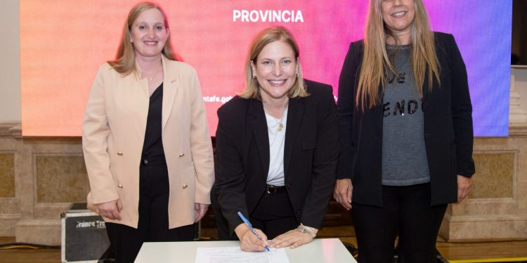 Provincia aumenta un 100 % los fondos para el fortalecimiento de los servicios locales de niñez.